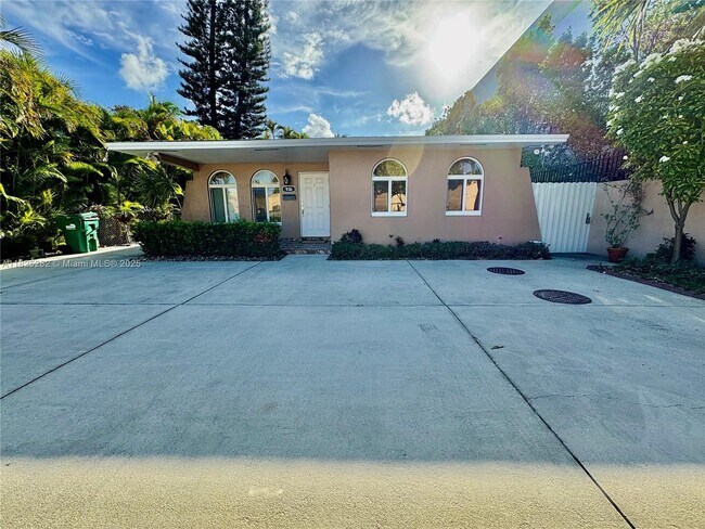 Primary Photo - 936 SW 68th Ave