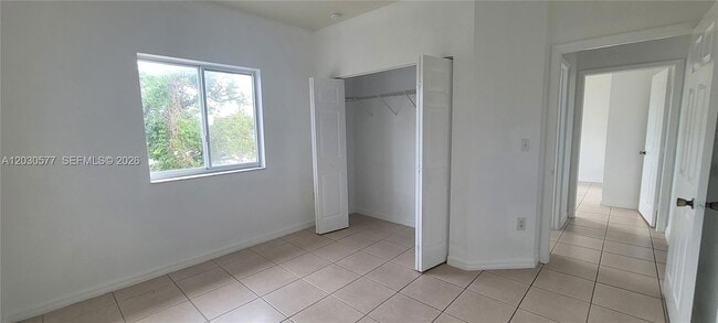 Building Photo - 33 E 20th St