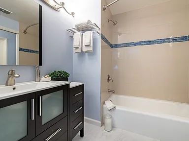 Building Photo - "Charming 2-Bedroom Retreat in Santa Clara - 920 Sq Ft of Comfort & Convenience!"