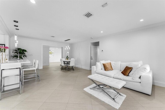 Building Photo - 4301 SW 85th Ave