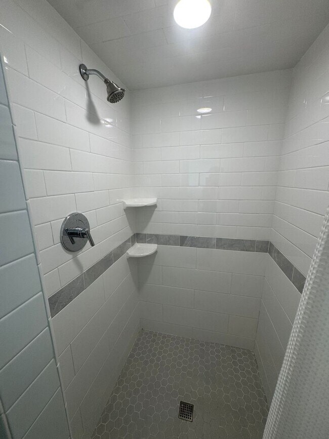 Building Photo - Hillside Ventura Home- Gorgeous Ocean View!!