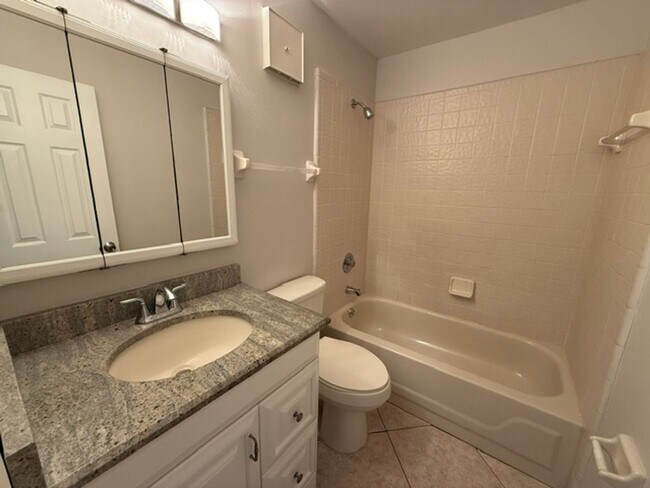 Building Photo - 401 H Banana Cay Drive