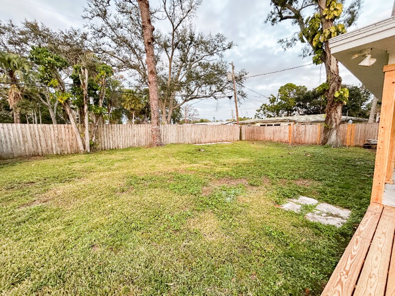 Building Photo - 417 66th Ave S