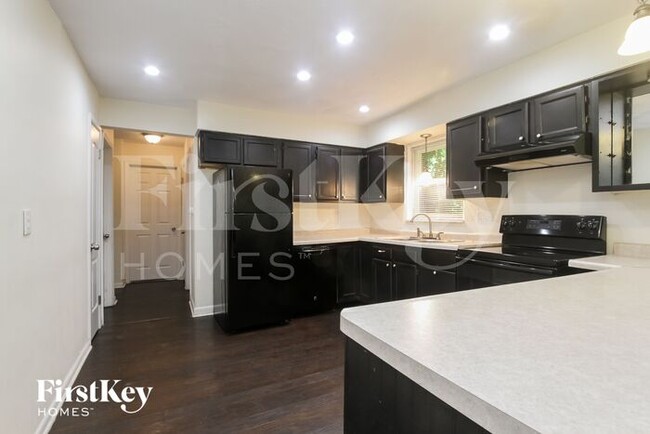 Building Photo - 5318 Glencairn Ln