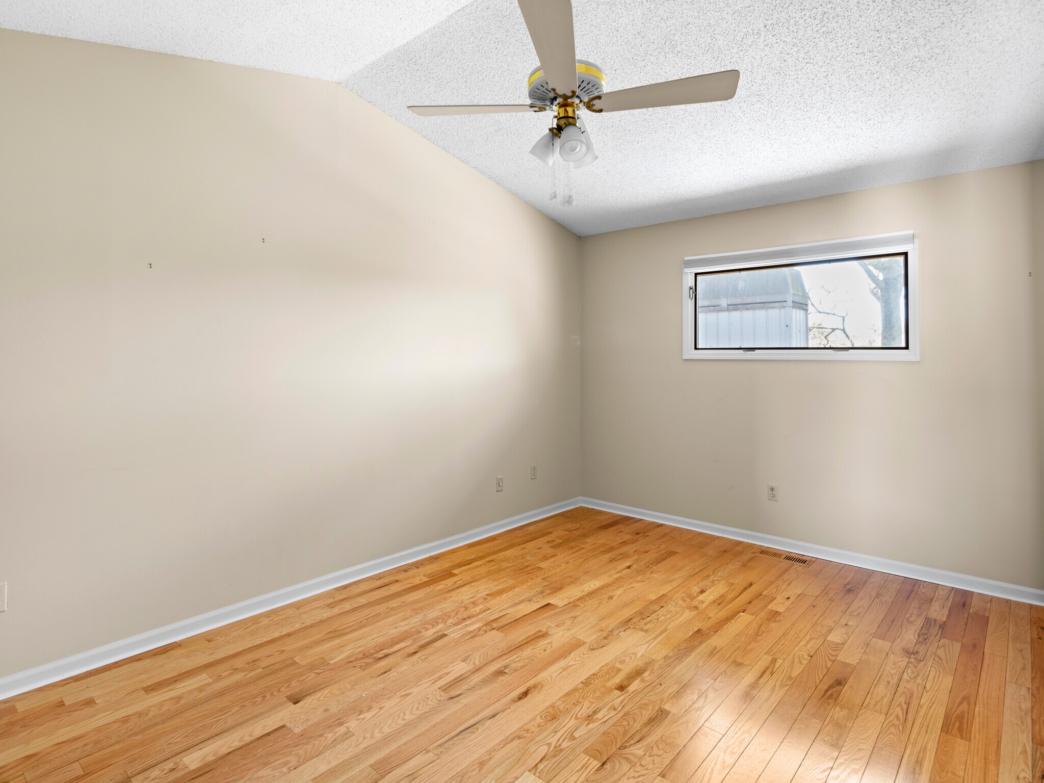 Building Photo - 106 Clubwood Ct