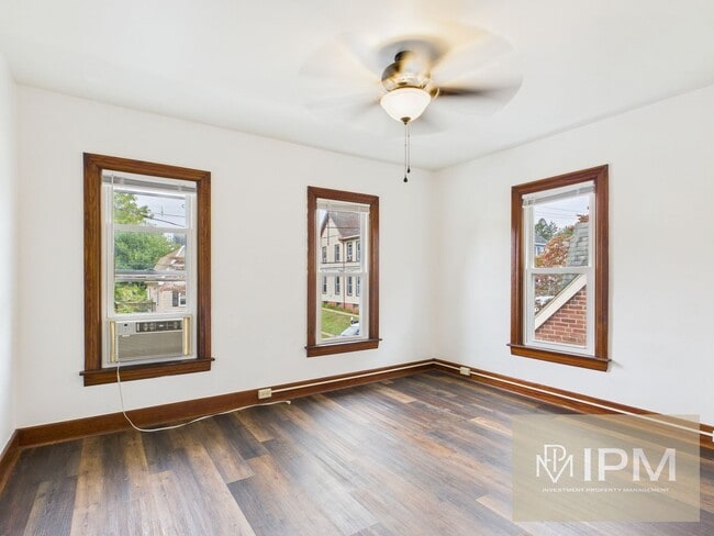 Building Photo - Hurry!   Available soon, on 12/9/25    3 Bedroom 1.5 Bath Home in Dallastown Schools!