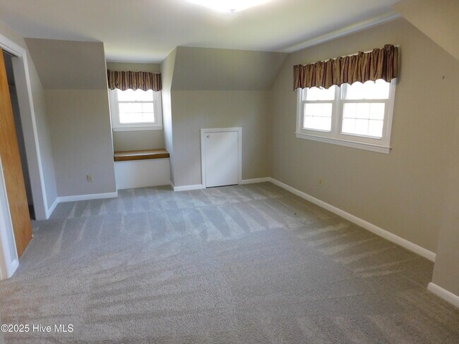 Building Photo - 509 W Wilson Creek Dr