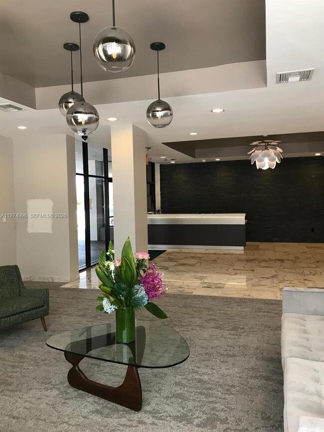 Building Photo - 9225 Collins Ave