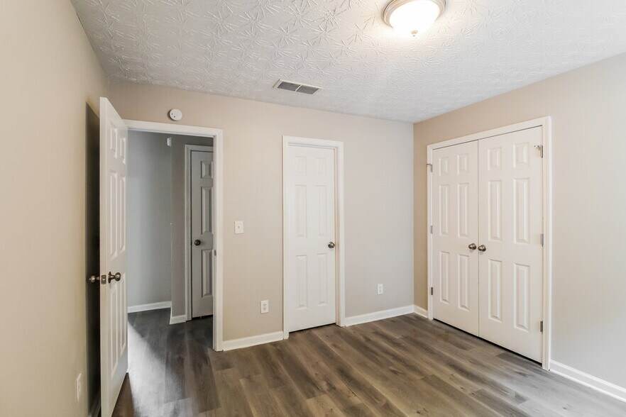 Building Photo - 315 Timberlake Terrace