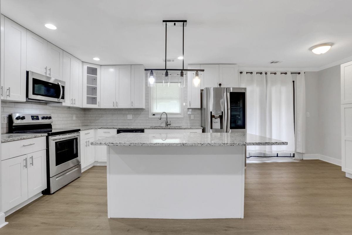 Building Photo - 3436 Pinehill Dr