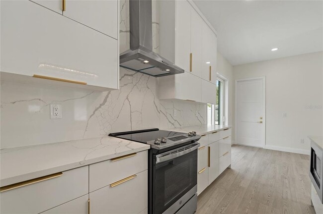 Building Photo - 1348 San Christopher Dr