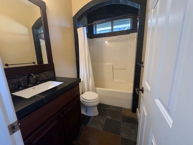 Building Photo - Broken Top Gated Community