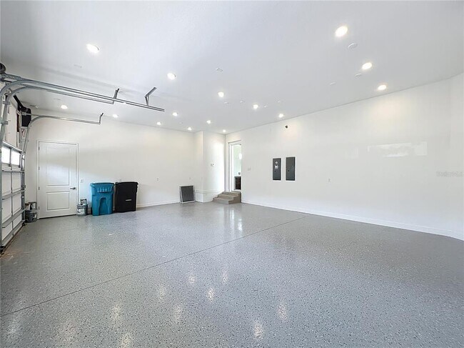 Building Photo - 13450 Gabor Ave