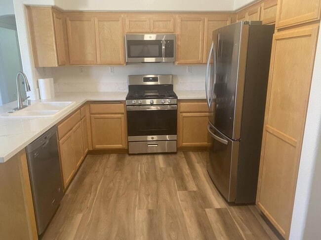 Building Photo - 310 W McCoy Ln