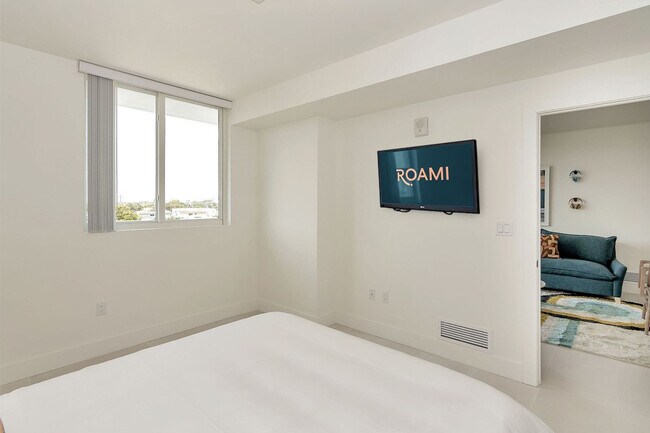 Building Photo - 1710 SW 27th Ave