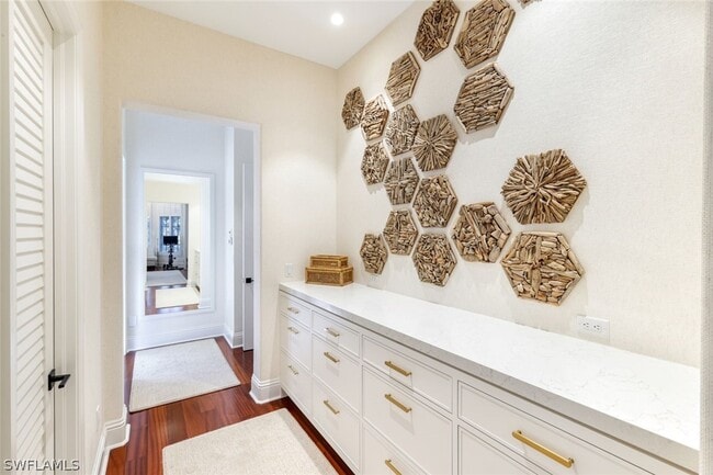 Building Photo - 2904 Tiburon Blvd E