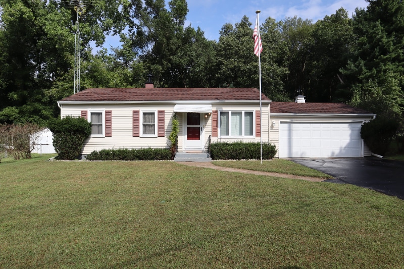 Primary Photo - 275 Viking Dr