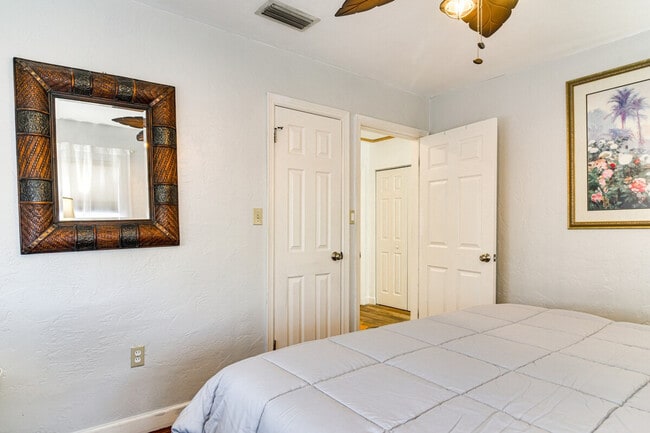 Building Photo - 634 180th Ave W