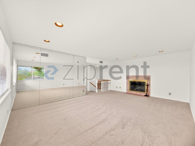 Building Photo - 9534 Swinton Ave