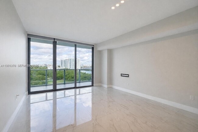 Building Photo - 16385 Biscayne Blvd