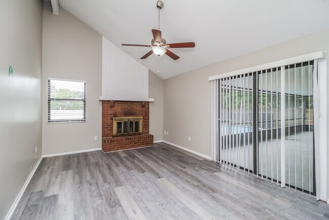 Building Photo - 235 S Shadow Bay Dr