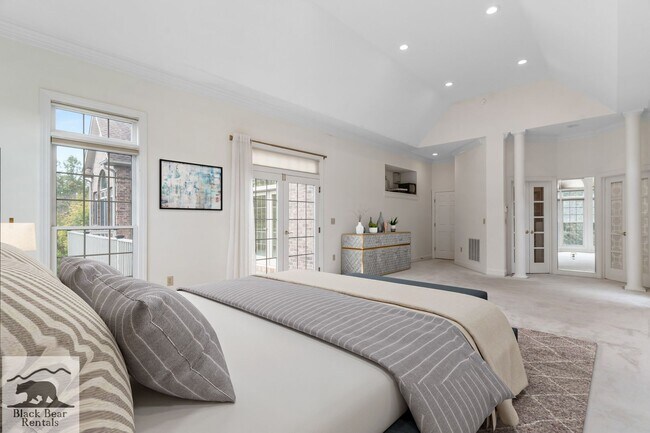 Building Photo - South AVL - Grand Residence in The Cotswol...