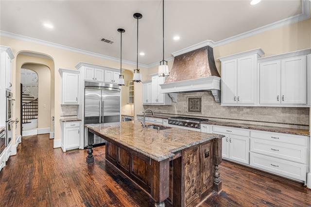 Building Photo - 3759 Broadmoor Way
