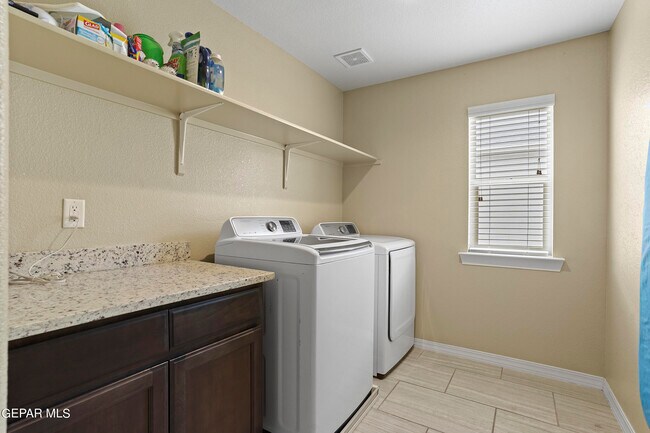 Building Photo - 12616 Arrow Weed Dr