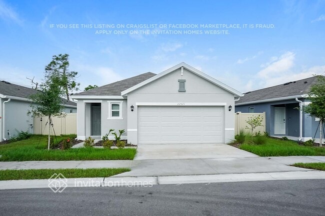 Building Photo - 22521 Hidden Palms St