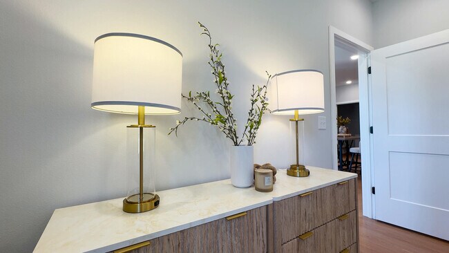 Building Photo - 505 W Grand St