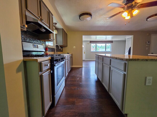 Building Photo - 151 Mahoning Dr