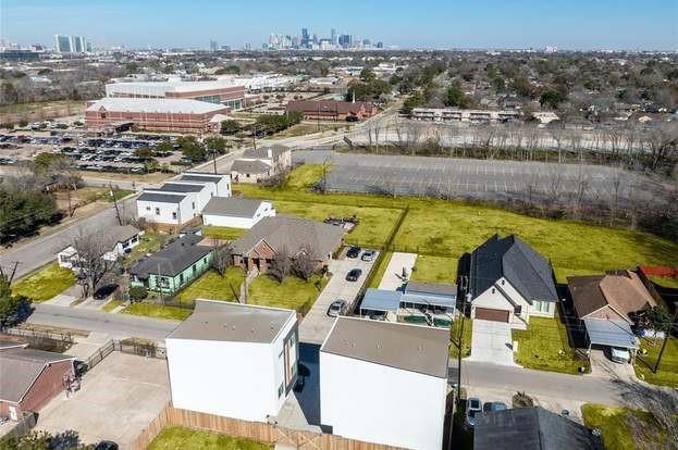 Building Photo - 3620 Lehall St