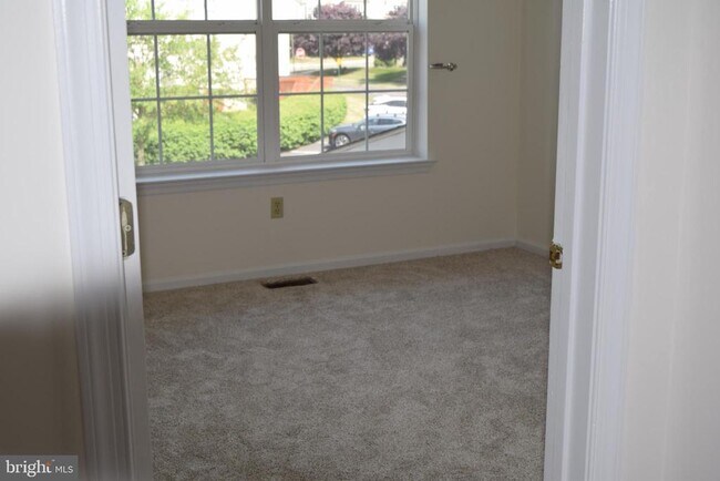 Building Photo - 713 Whitetail Cir