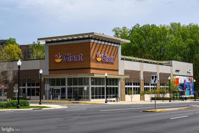 Building Photo - 9619 Nonquitt Dr
