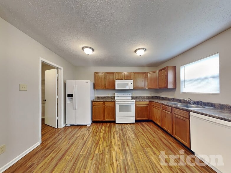 Building Photo - 10904 Firefly Ct