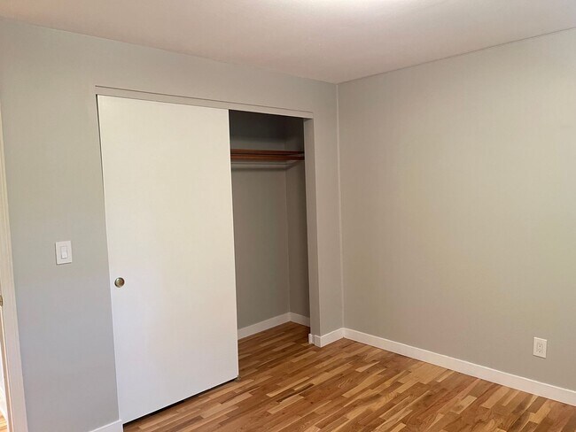 Building Photo - Well maintained 4bd Issaquah home!