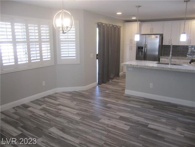 Building Photo - 2058 Smoketree Village Cir