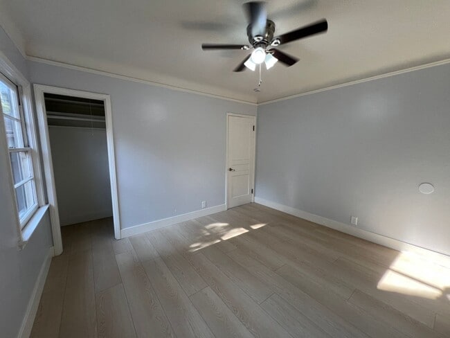Building Photo - Burbank 3 bedroom 2 bathroom house for ren...
