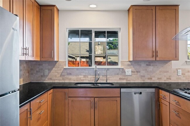 Building Photo - 1801 Broken Shoe Cove