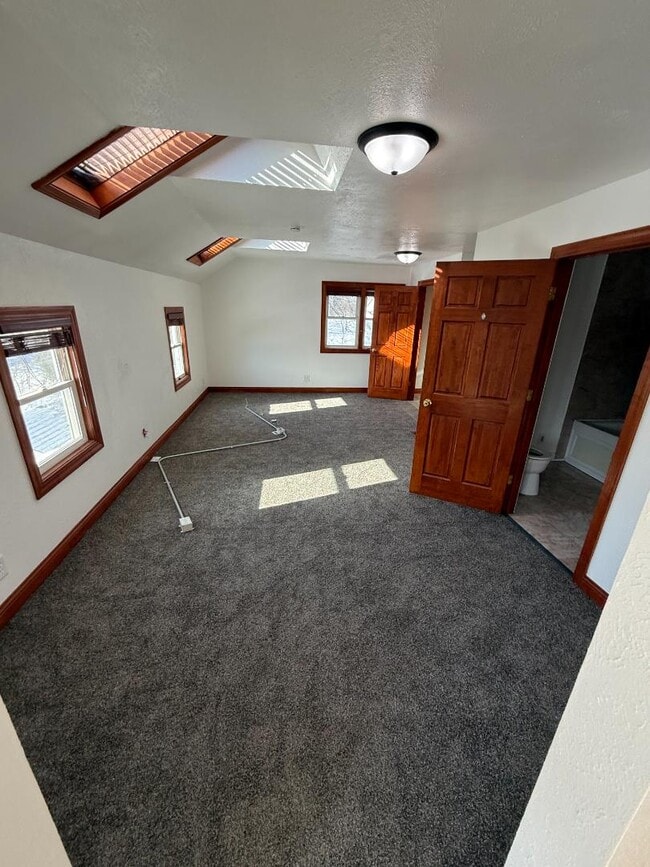 Building Photo - 1103 West Dr