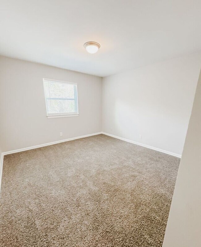 Building Photo - Premium 2 Bedroom Living in the Heart of Northlake