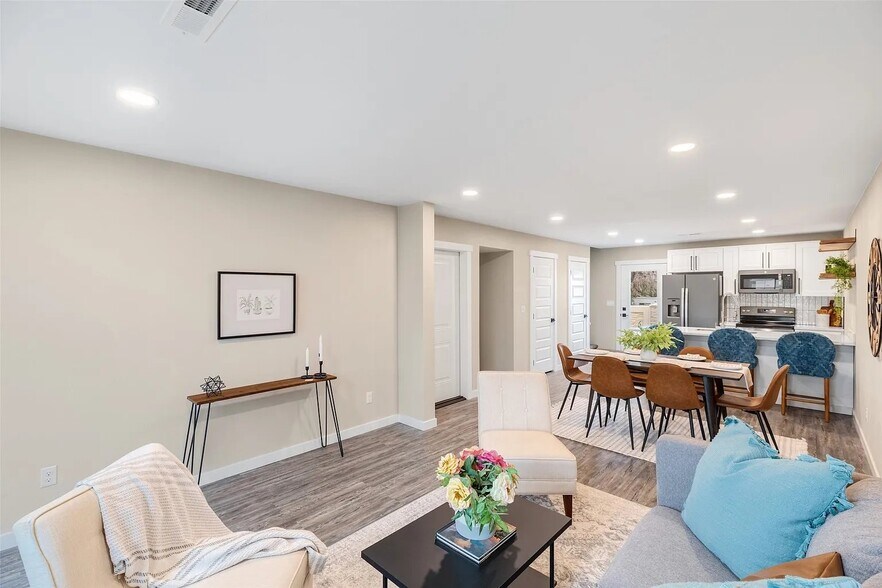 Building Photo - 2506-2508 Castle Pines Dr