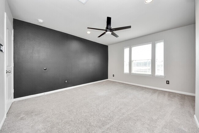 Building Photo - 16735 Rockwall St