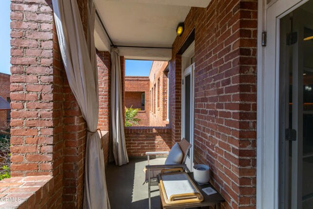 Building Photo - 139 S Los Robles Ave