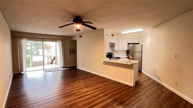 Building Photo - 3900 Southpointe Dr