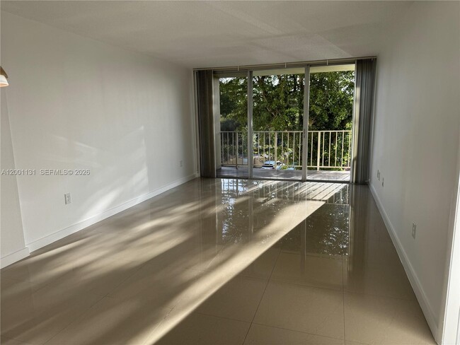 Building Photo - 13120 SW 92nd Ave