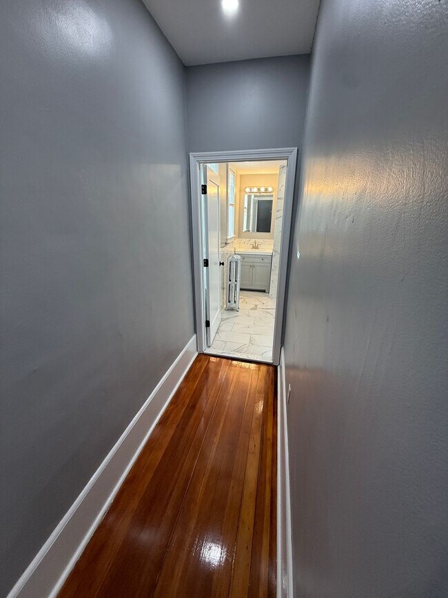 Building Photo - 2mil