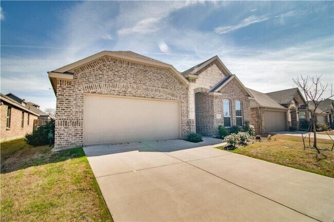 Building Photo - 2016 Build, Minutes from DNT. Home feature...