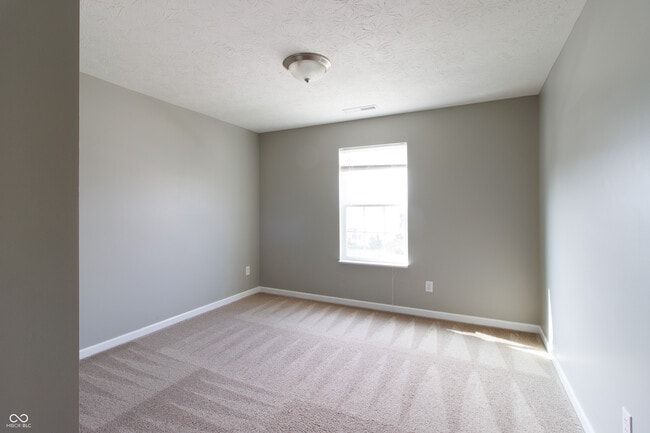 Building Photo - 856 Adena Ln