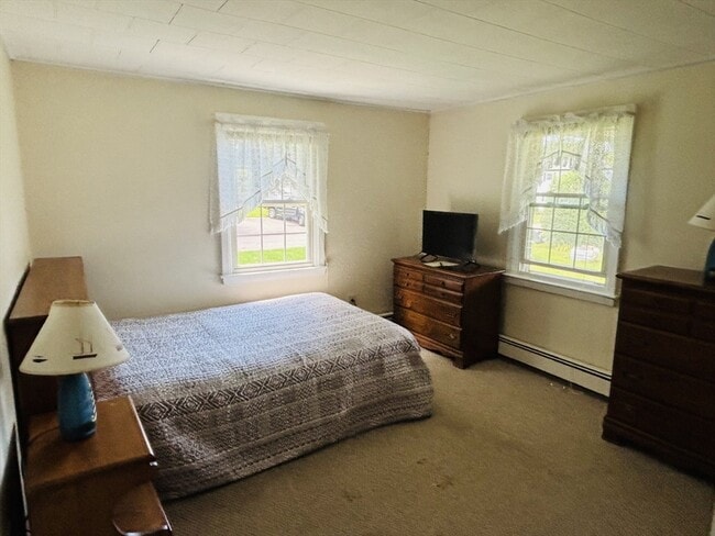 Building Photo - 64 Hemlock Ave